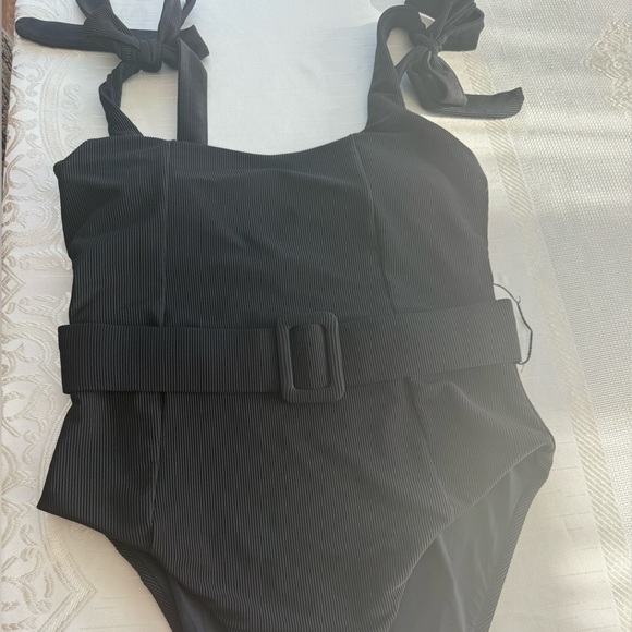 Beach Riot size L Sydney Black Belted Swimsuit with Bow Straps - Picture 6 of 8